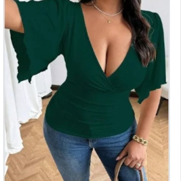 Shein curve 3xl v-neck top. Green, flutter sleeves, ruched sides. Tried on only. - Picture 2 of 4